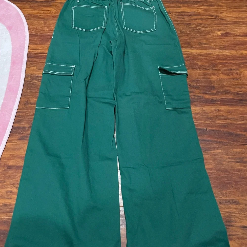 Green Wide-Leg Cargo Pants men or women - Picture 4 of 5